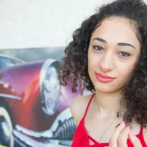 CurlyCindyHot from livejasmin