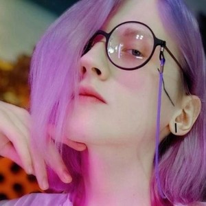 Cam boy EmiBroke