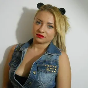 LunaBear from livejasmin