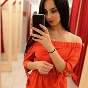 Adelllya from bongacams