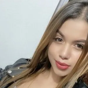 Alana-Foxx from bongacams