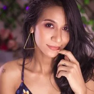 AlanaSuarez from bongacams