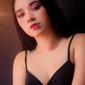 AlannaThompson from bongacams