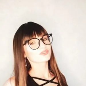 AlexaDancing from bongacams