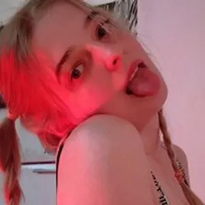 Alice-Blode from bongacams