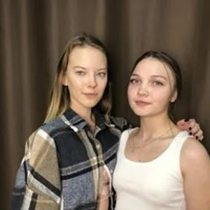 AliceAndTess from bongacams