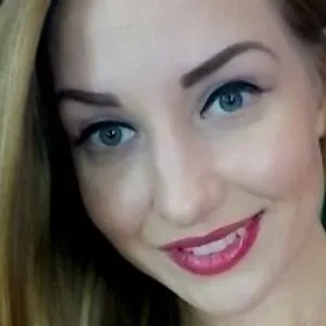 AliceS from bongacams