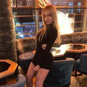 AlinaMart from bongacams