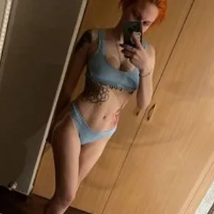 AlisaMens from bongacams