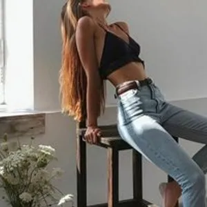 AlisaWanderf from bongacams