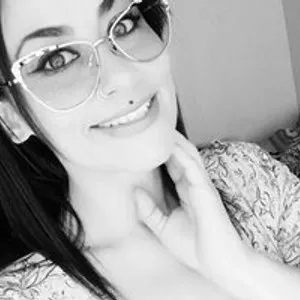 AlmaCrow from bongacams