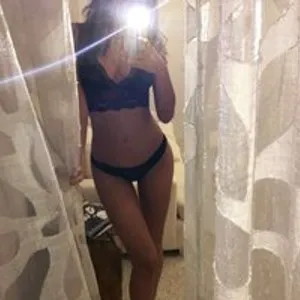 AnnaRed30 from bongacams