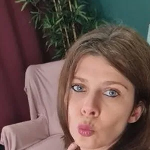 AnneBlueeyes from bongacams