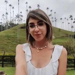 AriDaniels from bongacams