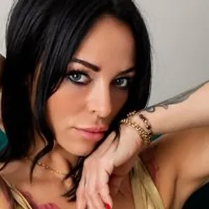 ArianaTop from bongacams