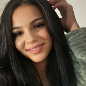 ArielaRaven from bongacams