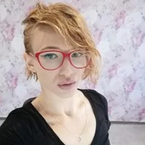 AvaKarter from bongacams