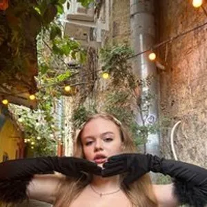 BellMira from bongacams