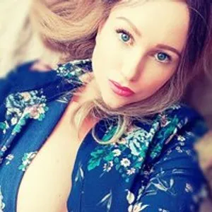 BentleyBlue from bongacams