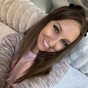 Brookebee27 from bongacams