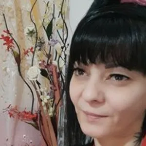 Bryia83 from bongacams