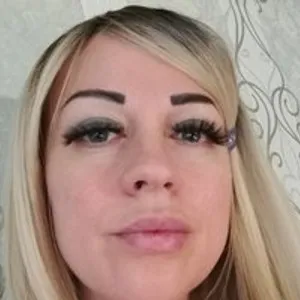 BunnyHoty from bongacams