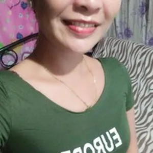 Callmelizzie from bongacams