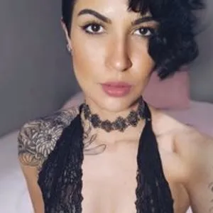 Camihh from bongacams