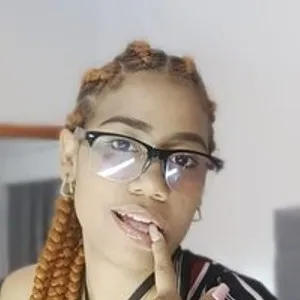 CamilaLee from bongacams