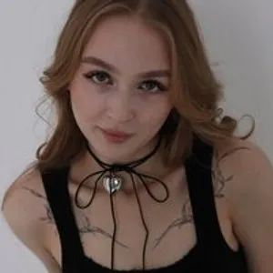 Cara-Delivil from bongacams