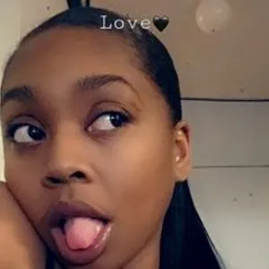 CaramelHunnie from bongacams