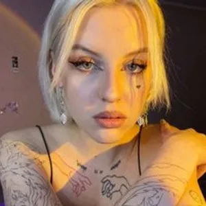 CassieKitty from bongacams