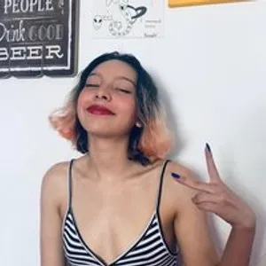 CinamondBlond from bongacams