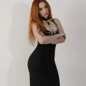 Classy-Carrie from bongacams