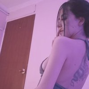 Cam girl Coraliinee