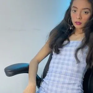 Crystaly from bongacams