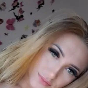 DeeaFun from bongacams