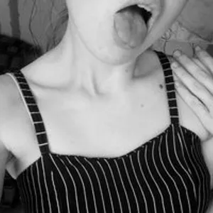 DerskayaLvitsya from bongacams