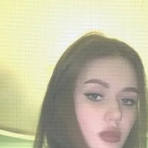 Destiny-Hi from bongacams