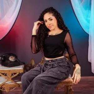 DinaAlvarez from bongacams