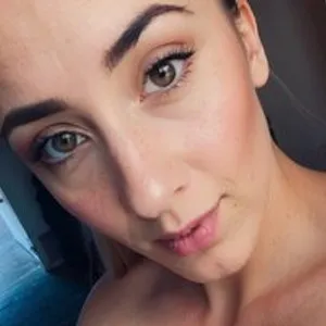 DiorraQueen from bongacams