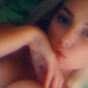 EllenSue from bongacams