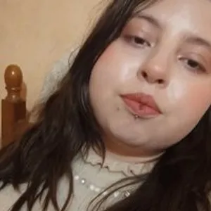 Emiiiko from bongacams