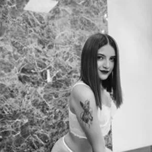 EmilyBenz1 from bongacams