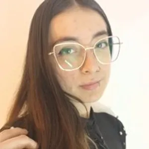 EmilyMK from bongacams