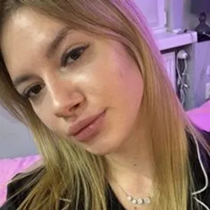 EmmaNix18 from bongacams