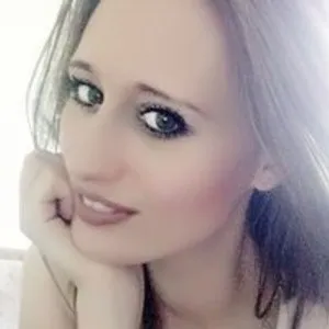 Erika1988 from bongacams