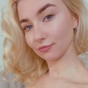 Ermmisel from bongacams