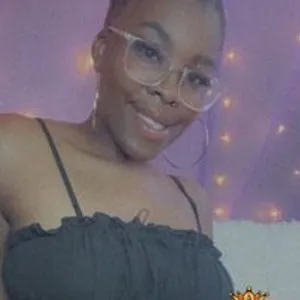 ErynMatthews from bongacams