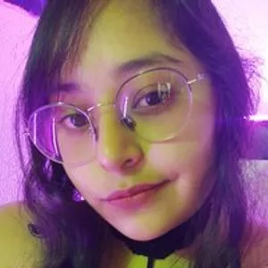 EvaBlue24 from bongacams